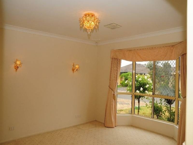 4 Rosecombe Place, Parafield Gardens SA 5107