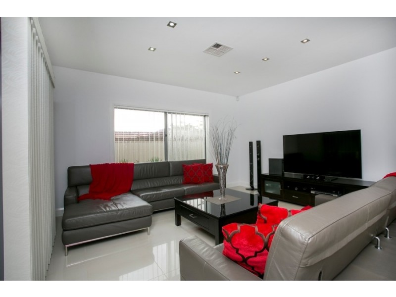 3a Morris St, Valley View SA 5093