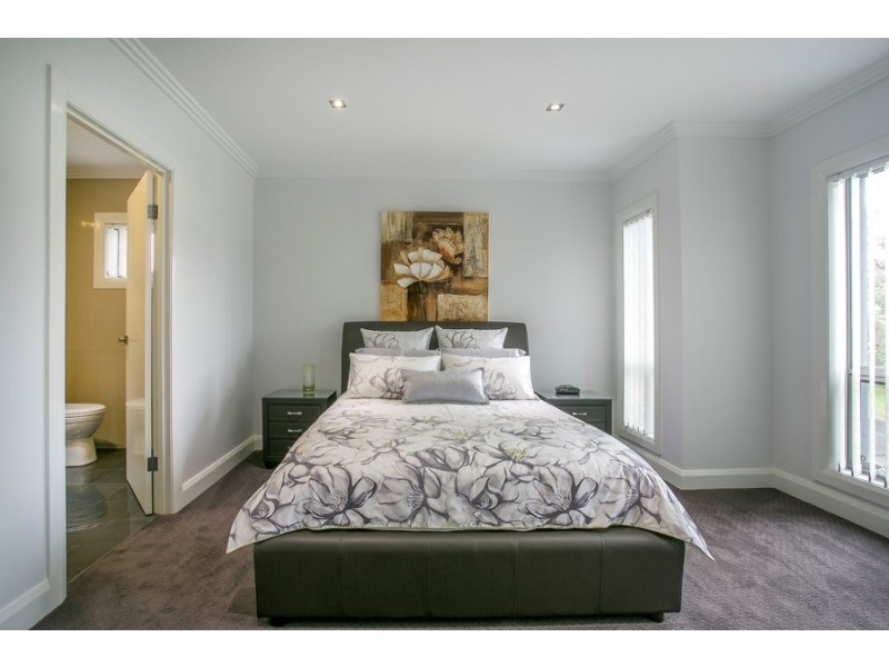 3a Morris St, Valley View SA 5093