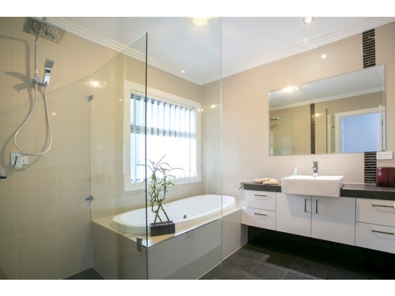 3a Morris St, Valley View SA 5093