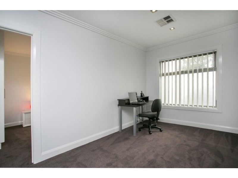 3a Morris St, Valley View SA 5093