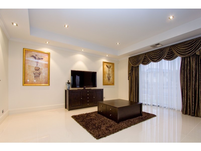 35 The Walk, Mawson Lakes SA 5095