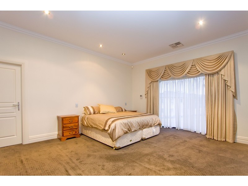 35 The Walk, Mawson Lakes SA 5095