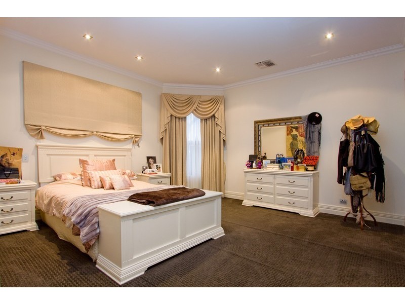 35 The Walk, Mawson Lakes SA 5095