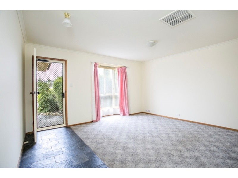 15 Hillcott Ave, Wynn Vale SA 5127