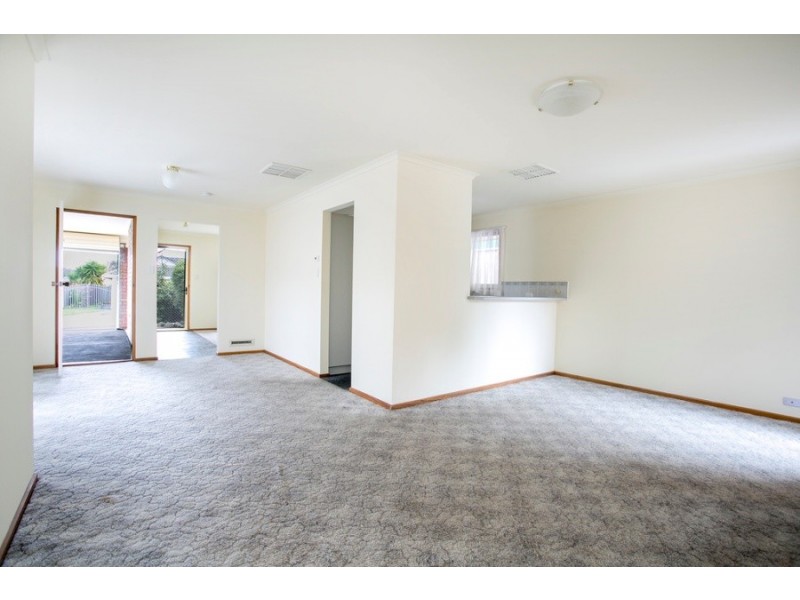 15 Hillcott Ave, Wynn Vale SA 5127