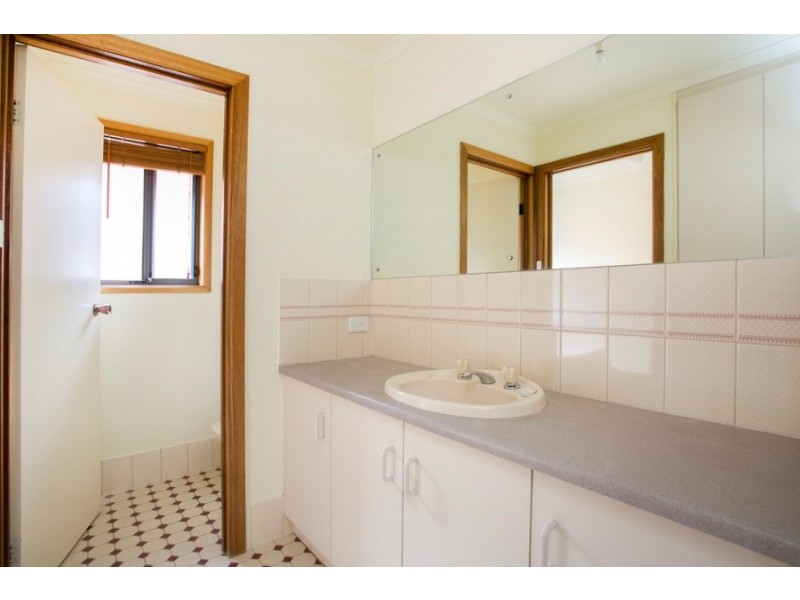 15 Hillcott Ave, Wynn Vale SA 5127