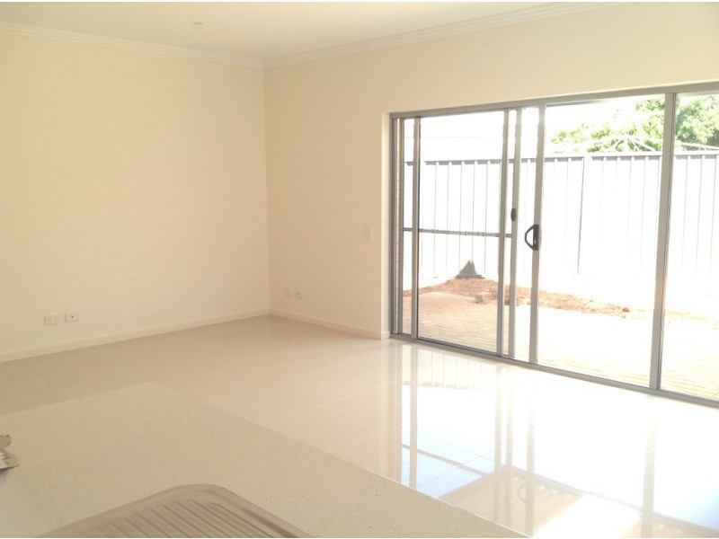 22 Burcombe Street, Elizabeth Vale SA 5112