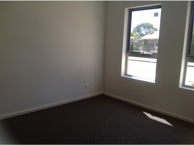 22 Burcombe Street, Elizabeth Vale SA 5112