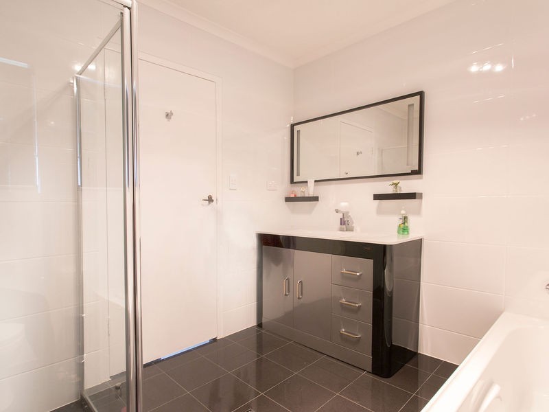 1 Tarni Street, Fairview Park SA 5126