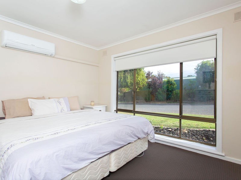 1 Tarni Street, Fairview Park SA 5126