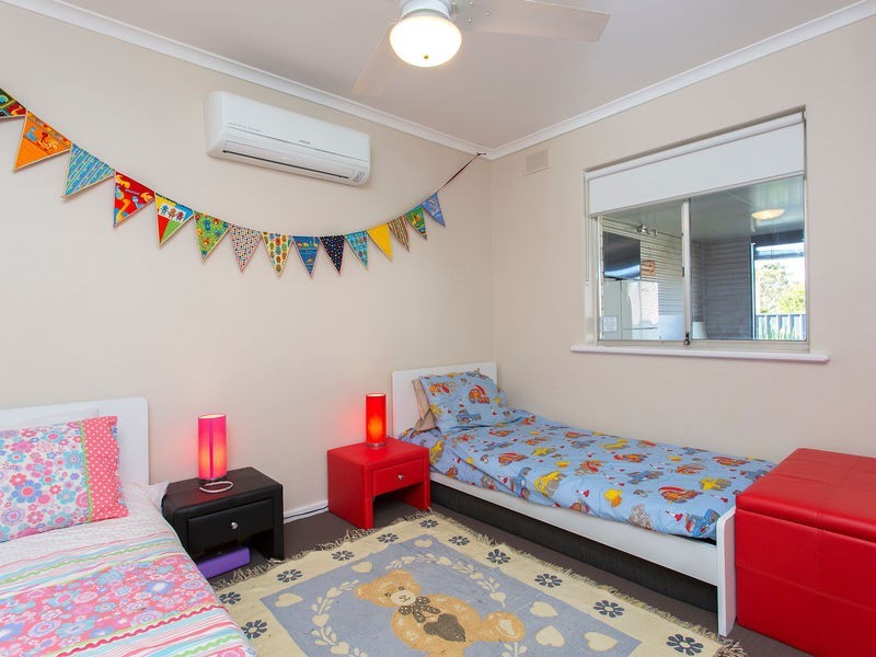 1 Tarni Street, Fairview Park SA 5126