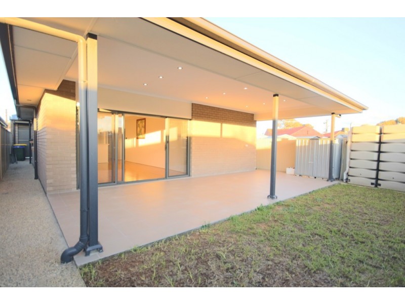 12 Arthur st, Seaton SA 5023
