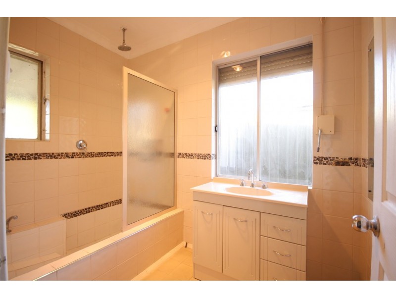 216 Kesters rd, Para Hills SA 5096