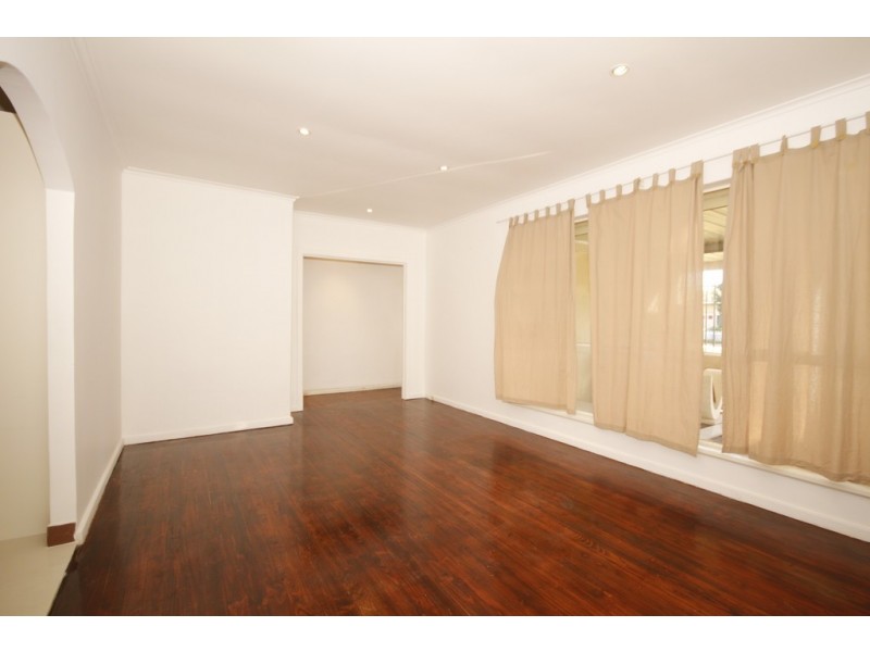 216 Kesters rd, Para Hills SA 5096