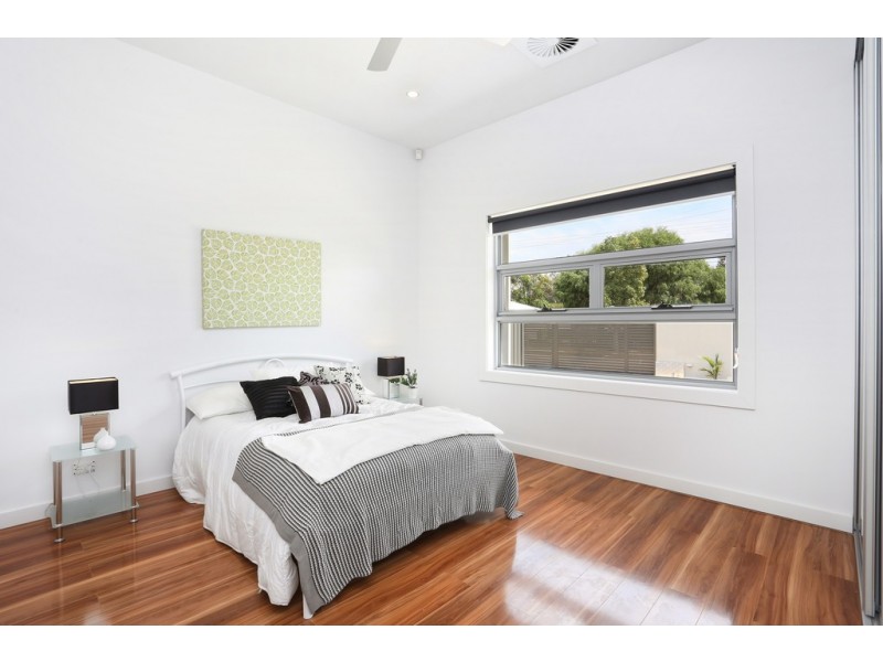 33 Fourth Ave, Woodville Gardens SA 5012