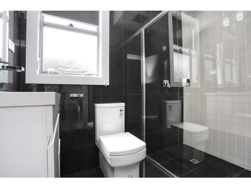 33 Fourth Ave, Woodville Gardens SA 5012