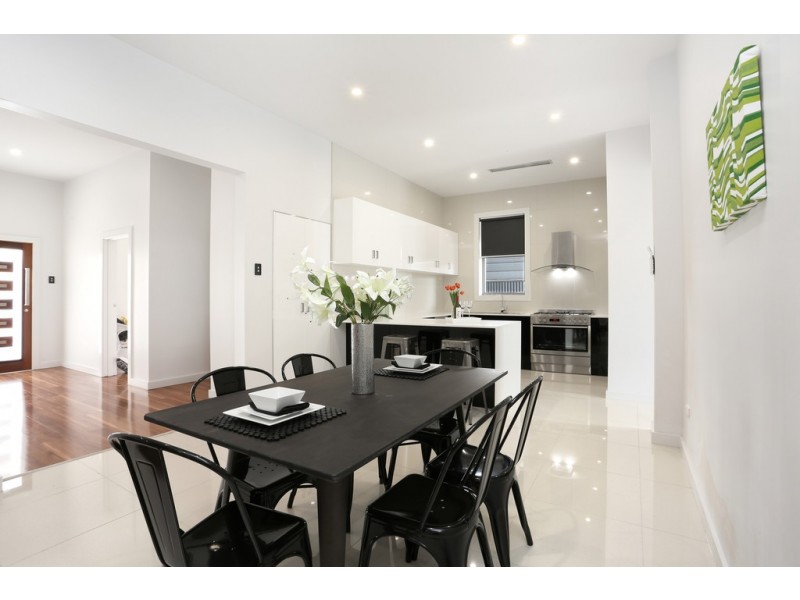 33 Fourth Ave, Woodville Gardens SA 5012