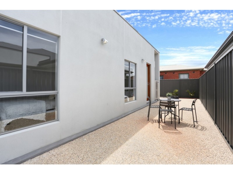 33 Fourth Ave, Woodville Gardens SA 5012