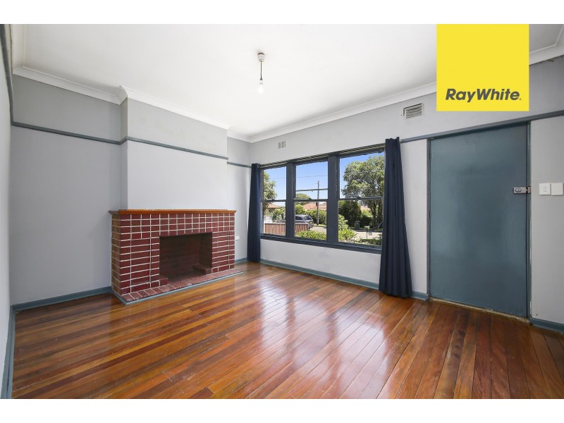 3 Richardson Ave, Regents Park NSW 2143