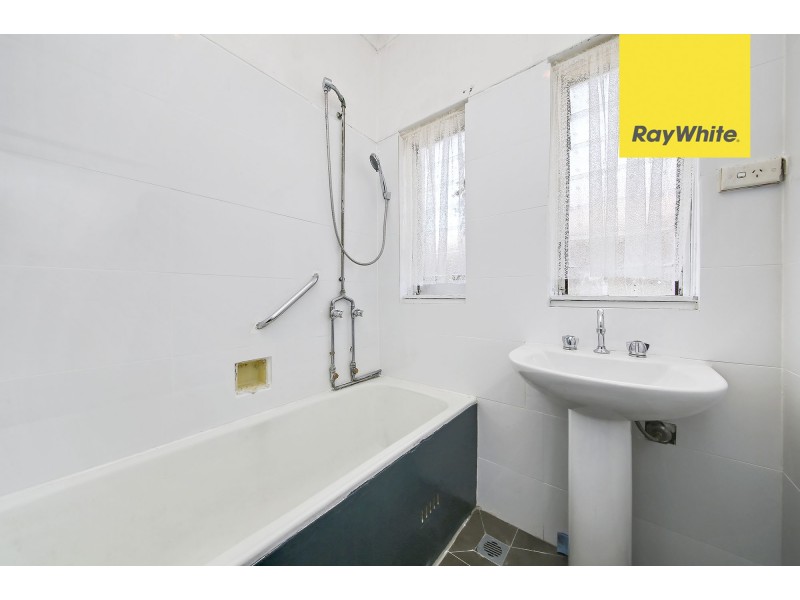 3 Richardson Ave, Regents Park NSW 2143