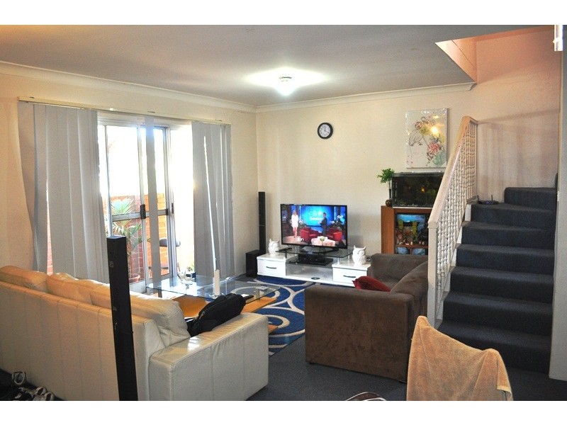 90 Northumberland Road, Auburn NSW 2144