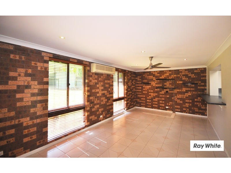 60 Faulkland Crescent, Kings Park NSW 2148