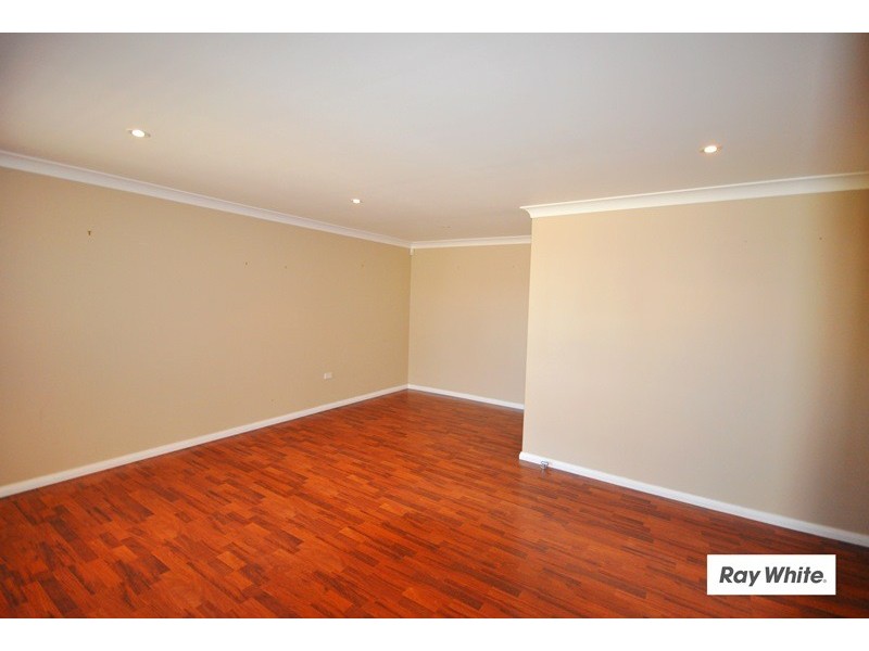 60 Faulkland Crescent, Kings Park NSW 2148