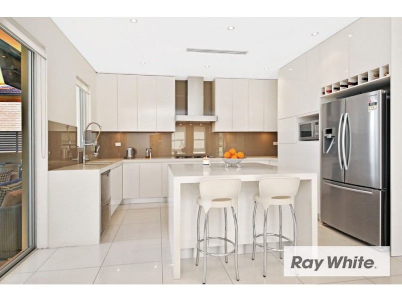 16 Larcombe Street, Regents Park NSW 2143