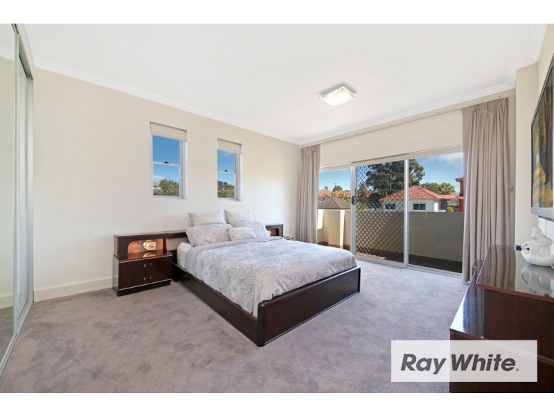 16 Larcombe Street, Regents Park NSW 2143