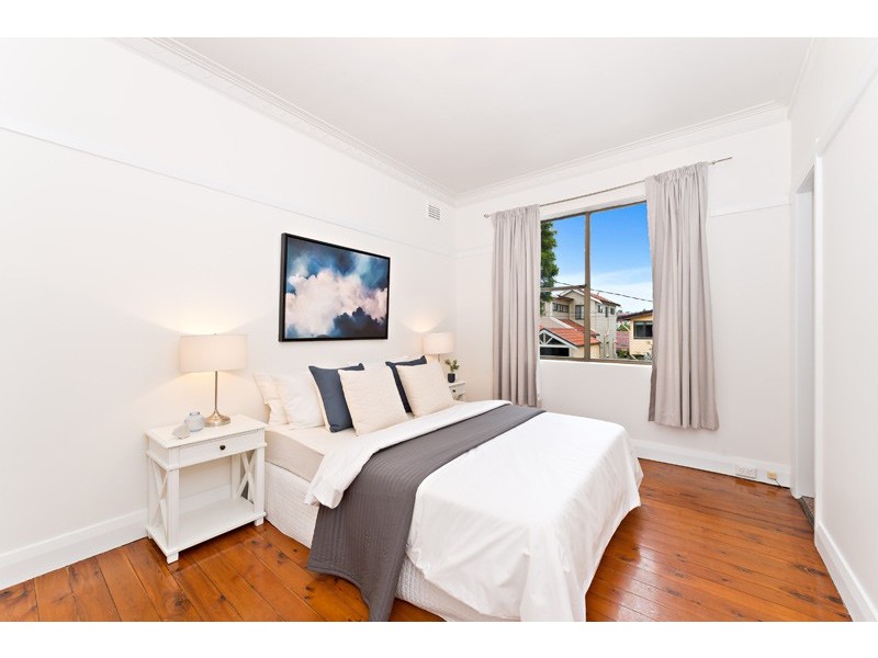 3 Hilltop Avenue, Marrickville NSW 2204