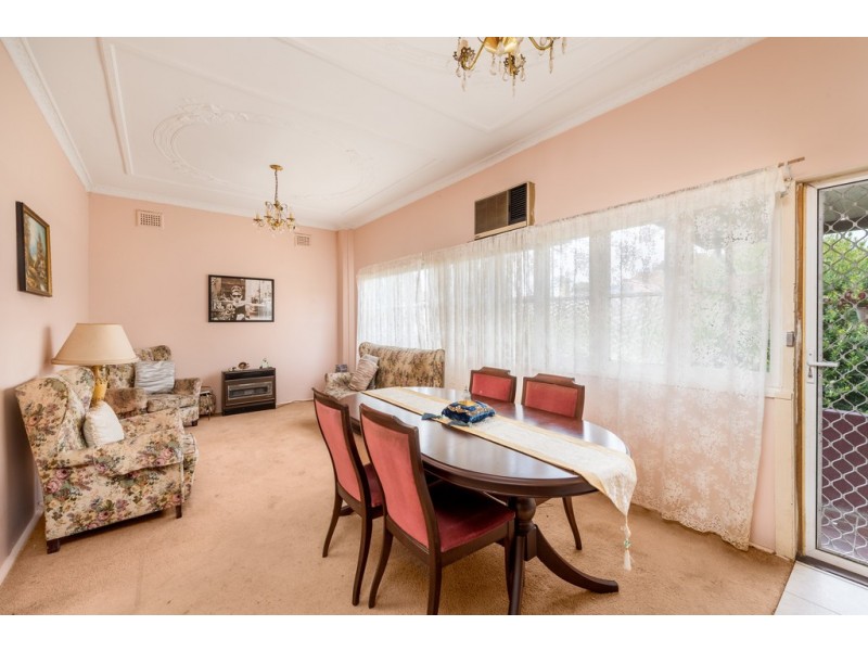 10 Stoke Avenue, Marrickville NSW 2204