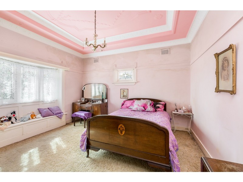 10 Stoke Avenue, Marrickville NSW 2204