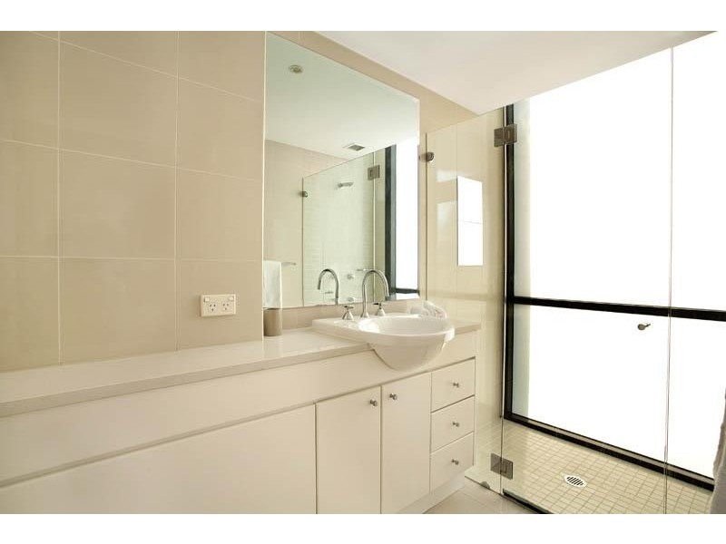 1801/221-229 Sydney Park Road, Erskineville NSW 2043