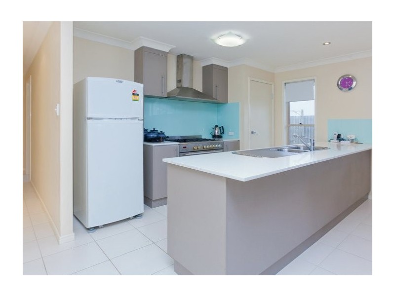 1 Coolibah Close, Springfield Lakes QLD 4300