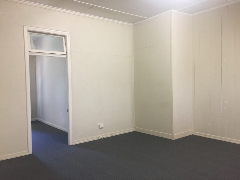 4B Barrett Street, East Ipswich QLD 4305