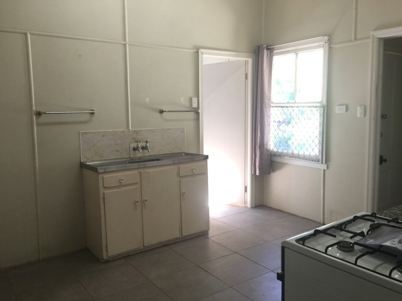 4B Barrett Street, East Ipswich QLD 4305