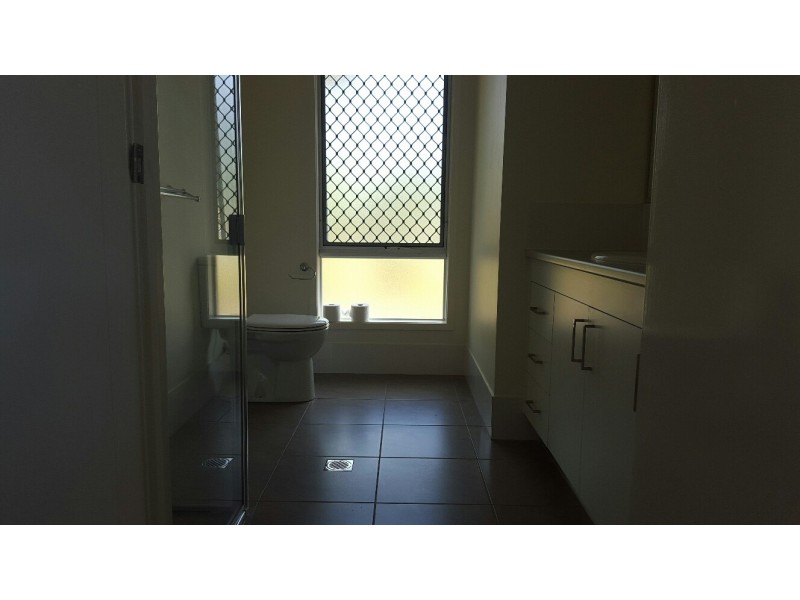 5 Morris Crescent, Bellbird Park QLD 4300