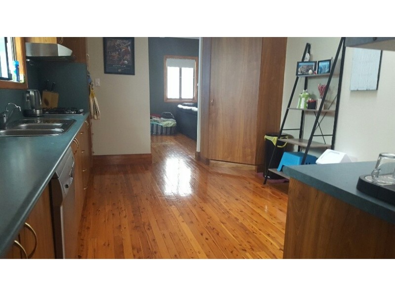 103 Blackstone Road, Silkstone QLD 4304