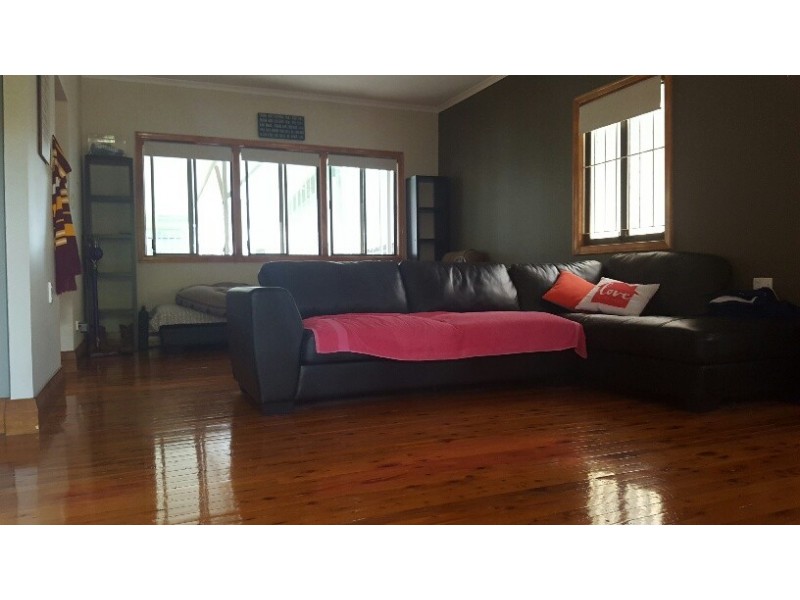 103 Blackstone Road, Silkstone QLD 4304