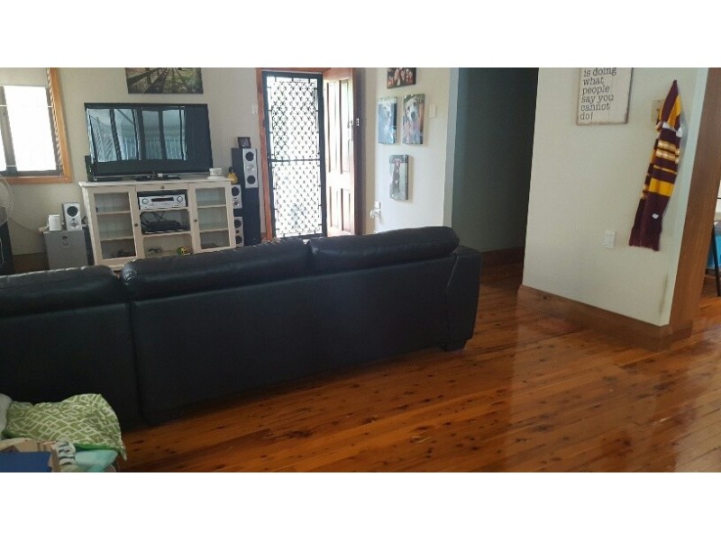 103 Blackstone Road, Silkstone QLD 4304