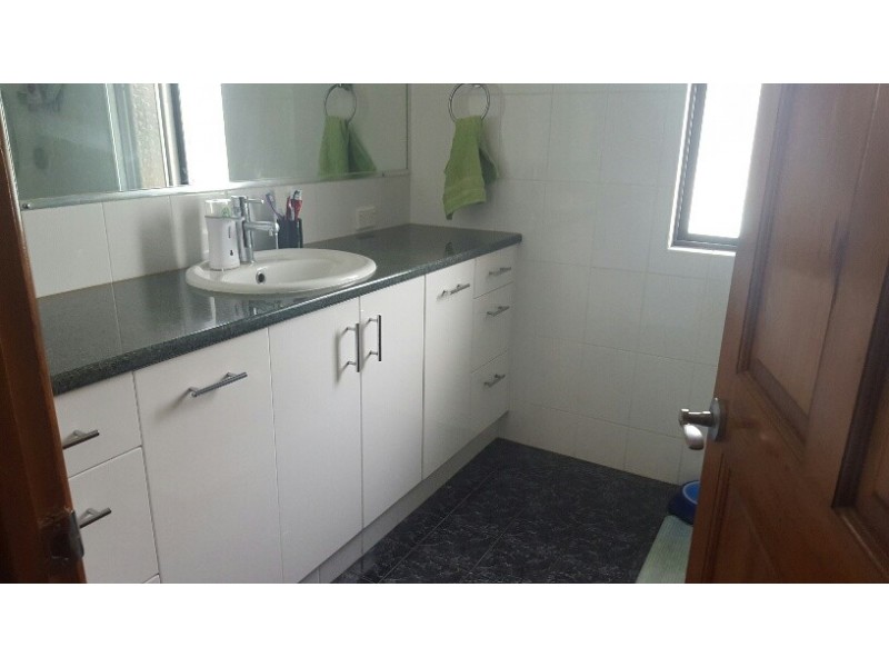 103 Blackstone Road, Silkstone QLD 4304