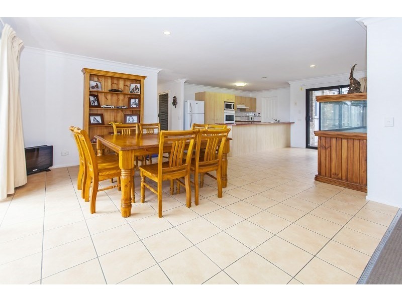 8 Bidford Street, Springfield QLD 4300