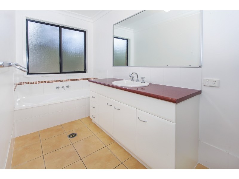8 Bidford Street, Springfield QLD 4300