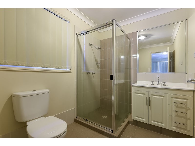 17 Hyde Avenue, Springfield Lakes QLD 4300