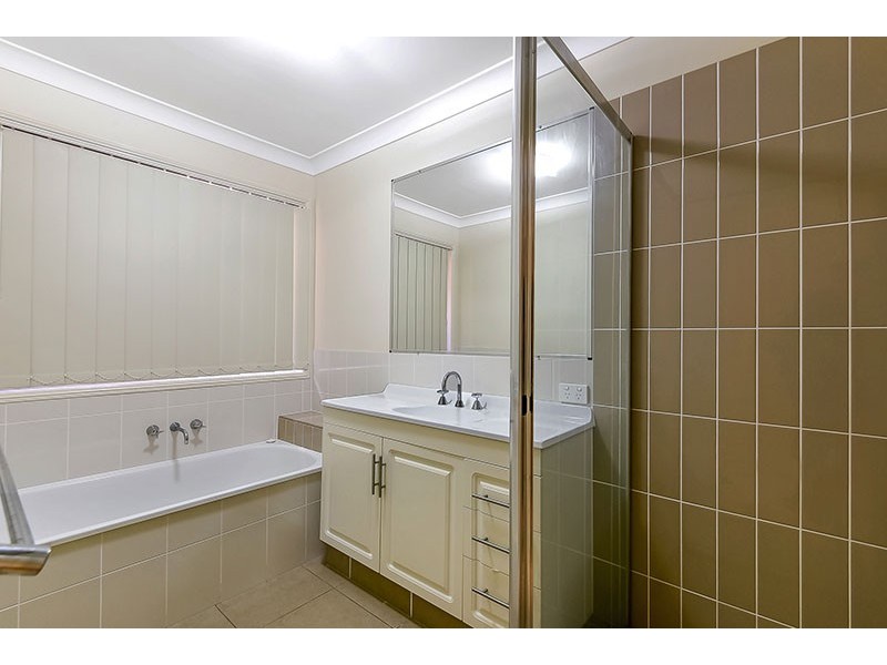 17 Hyde Avenue, Springfield Lakes QLD 4300