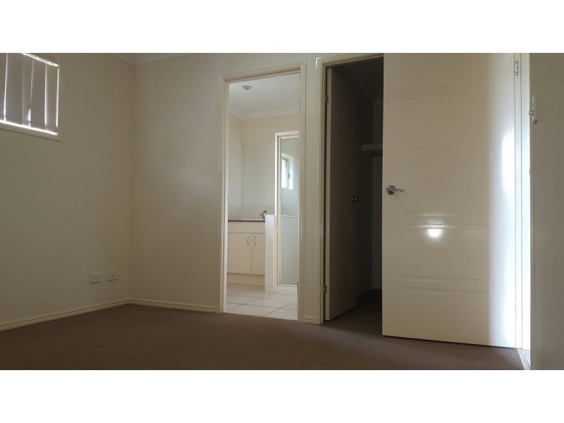 23 Pencarrow Crescent, Raceview QLD 4305
