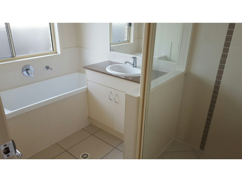 23 Pencarrow Crescent, Raceview QLD 4305