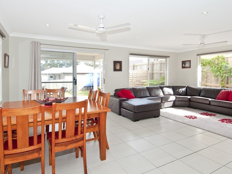 12 Carrawinya Street, Waterford QLD 4133