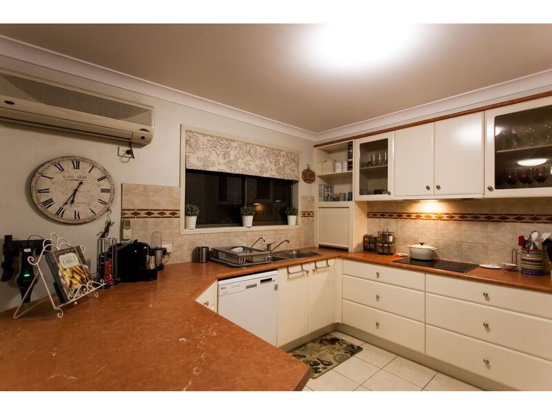 18 Bridle Street, Mansfield QLD 4122